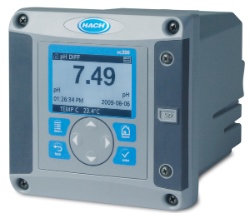 SC200 Universal Controller: 100-240 V AC (EU power cord) with one analog conductivity sensor input, one analog pH/ORP/DO sensor input, HART and two 4-20mA outputs